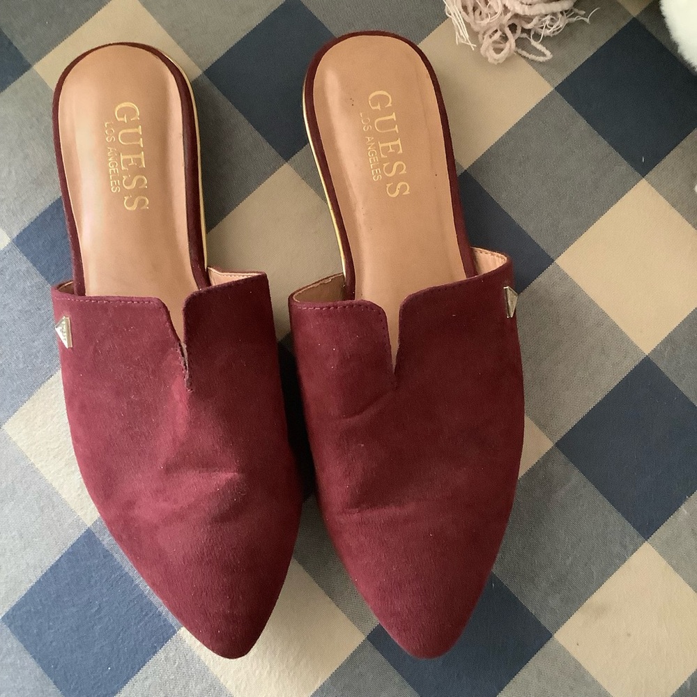 Guess Suede burgundy Red Flats size 5.5